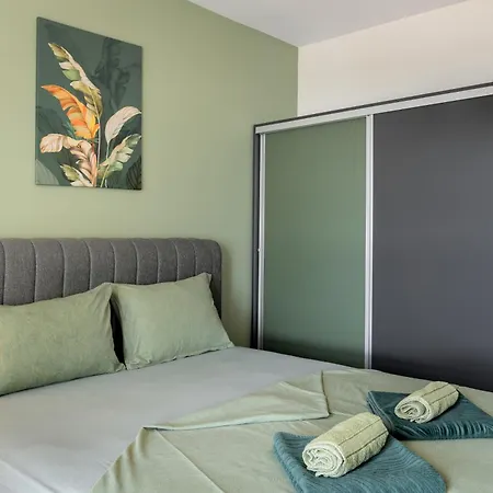 Apartment-4 People- Sea View *